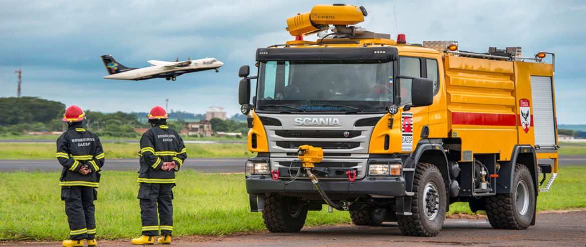 Caminhão de Combate a Incêndios em Aeronaves de Aeroportos