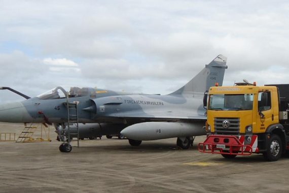 Caminhão Limpa Pistas de Aeroportos - Turbo Air