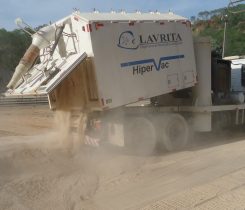 Caminhão Hipervac Descarga de Material