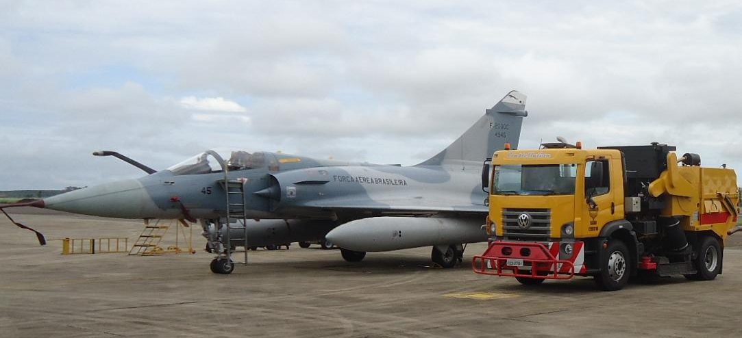 Limpa Pista de Aeroportos, Varredeira para Aeroportos